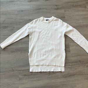 Tahari long sleeve white high low sweater